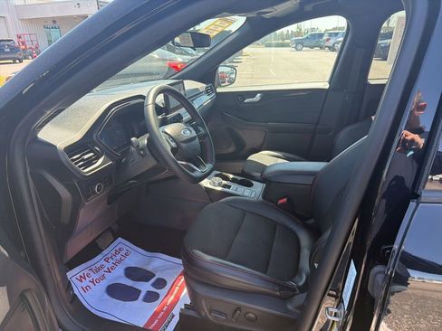 Used 2025 Ford Escape ST-Line Select image 2