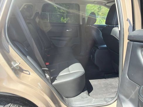 Used 2025 Nissan Rogue SV w/ SV Premium Package FWD image 18