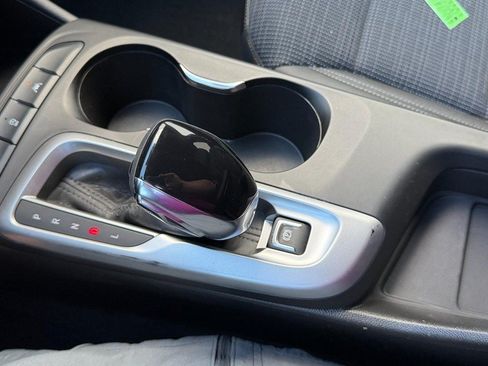 Used 2025 Buick Envista Preferred FWD image 40
