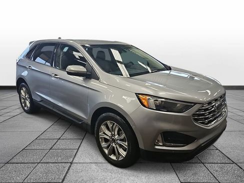 Used 2024 Ford Edge Titanium image 3