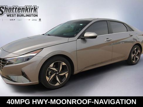 Used 2023 Hyundai Elantra Limited w/ Preferred Accessory Package FWD image 1