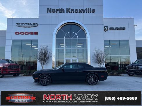 Used 2023 Dodge Challenger R/T w/ Blacktop Package image 5