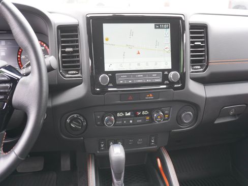 Used 2022 Nissan Frontier PRO-4X AWD/4WD image 18