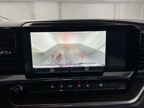 Certified 2025 GMC Sierra 1500 SLT image 15