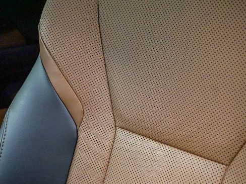 Used 2025 Lexus GX 550 image 26