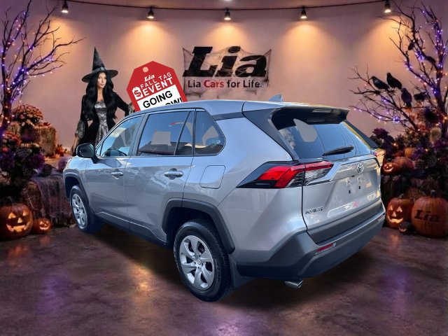 Used 2024 Toyota RAV4 LE AWD/4WD image 5