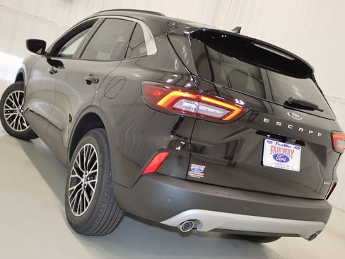 Certified 2024 Ford Escape SE image 27