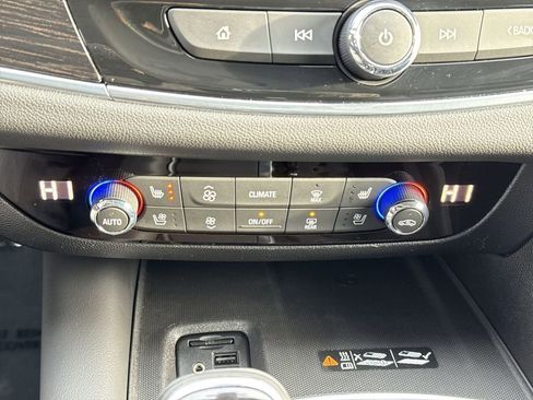 Used 2020 Buick Enclave Avenir w/ Avenir Technology Package image 20