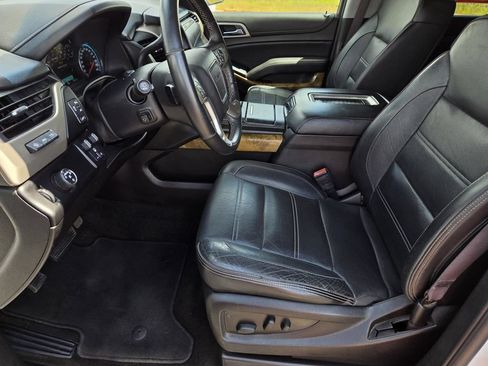Used 2017 GMC Yukon XL Denali RWD image 14