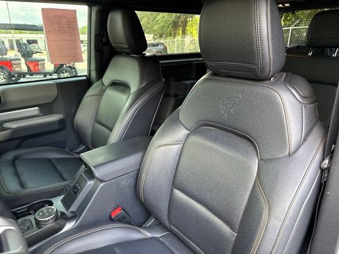 Used 2023 Ford Bronco Badlands w/ Sasquatch Package AWD/4WD image 9