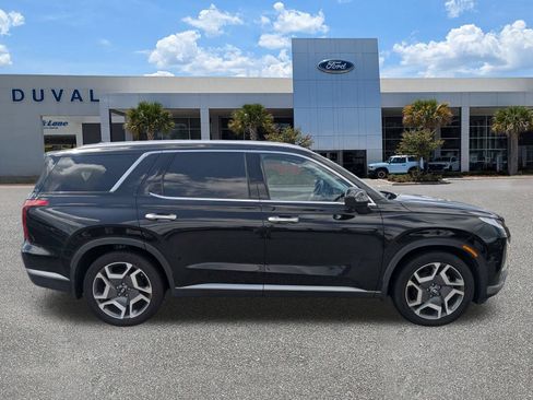 Used 2023 Hyundai Palisade SEL FWD image 3
