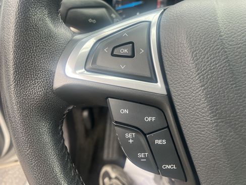 Used 2013 Ford Fusion SE FWD image 23