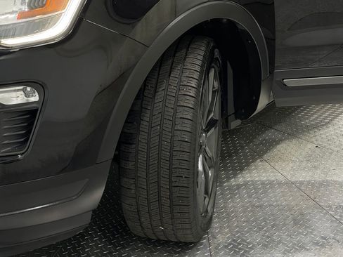 Used 2019 Ford Explorer XLT w/ Equipment Group 202A image 39