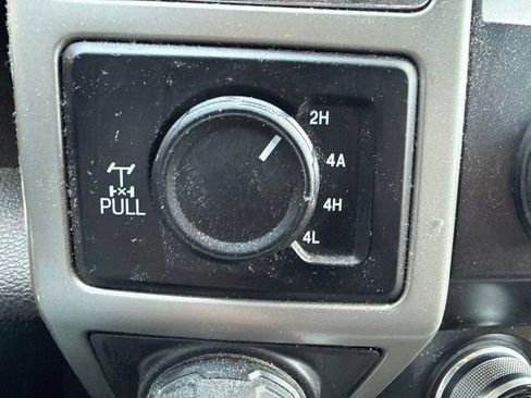 Used 2019 Ford F150 Lariat w/ Equipment Group 502A Luxury AWD/4WD image 29