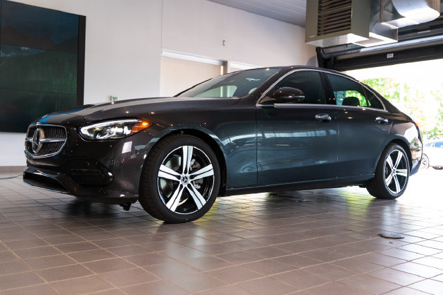 Used 2026 Mercedes-Benz C 300 4MATIC Sedan image 3