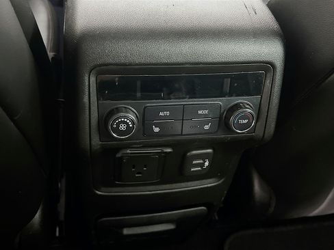 Used 2018 GMC Acadia SLT w/ LPO, Cargo Package FWD image 26