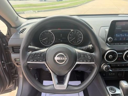 Used 2024 Nissan Sentra SV FWD image 11