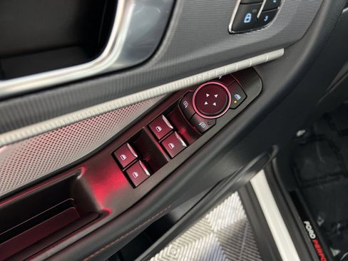 Used 2025 Ford Explorer ST image 14