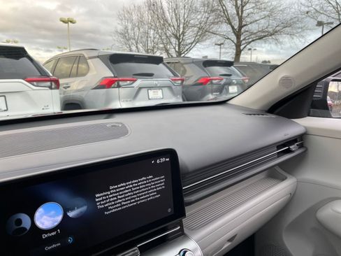 Used 2025 Hyundai Kona SEL image 35