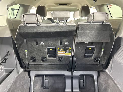 Used 2023 Toyota Sienna LE AWD/4WD image 19
