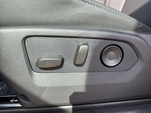 New 2026 GMC Sierra 1500 SLT w/ SLT Premium Package image 12