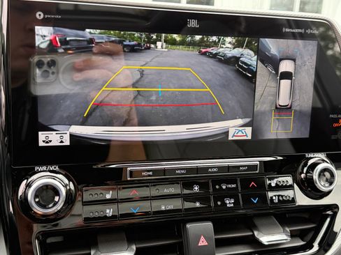 Used 2021 Toyota Highlander Platinum image 38