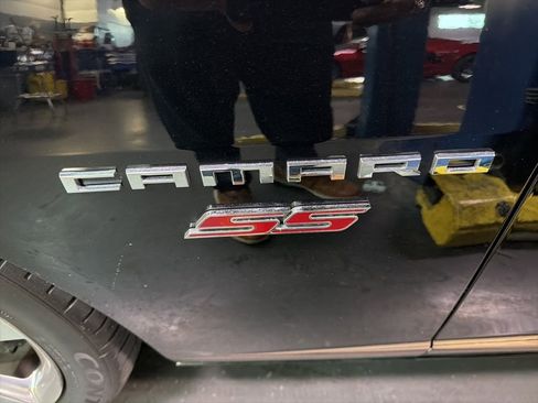 Used 2010 Chevrolet Camaro SS w/ RS Package image 10