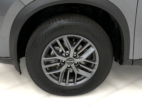 Used 2026 Nissan Rogue SV AWD/4WD image 11