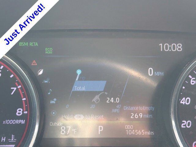 Used 2020 Toyota Camry XSE FWD image 38