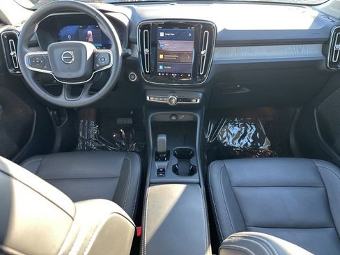 Certified 2025 Volvo XC40 B5 Core image 15
