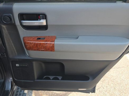 Used 2018 Toyota Sequoia Platinum AWD/4WD image 21