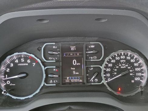 Used 2018 Toyota Tundra SR5 w/ SR5 Upgrade Package AWD/4WD image 12