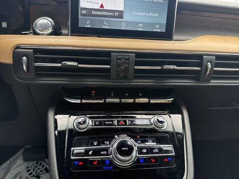 Used 2022 Lincoln Corsair Reserve w/ Elements Package FWD image 16