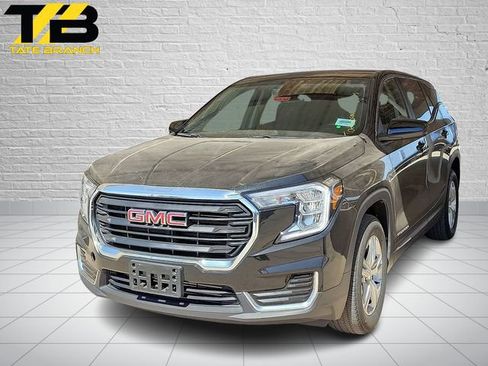 Used 2024 GMC Terrain SLE image 1
