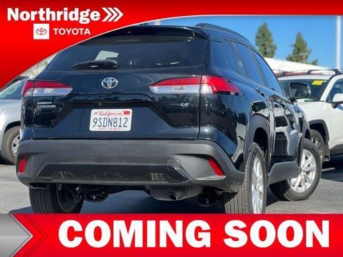 Used 2022 Toyota Corolla Cross LE image 3
