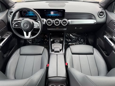 Used 2021 Mercedes-Benz GLB 250 4MATIC image 12