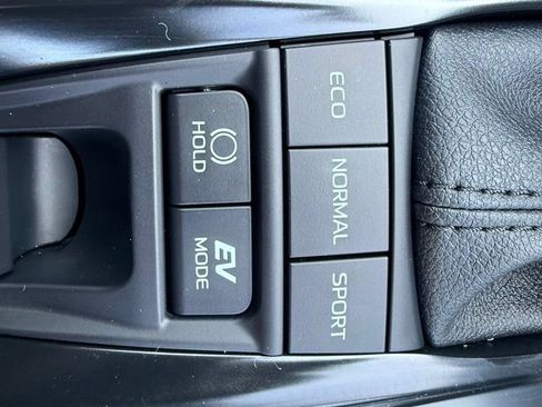 Used 2026 Toyota Camry SE FWD image 7