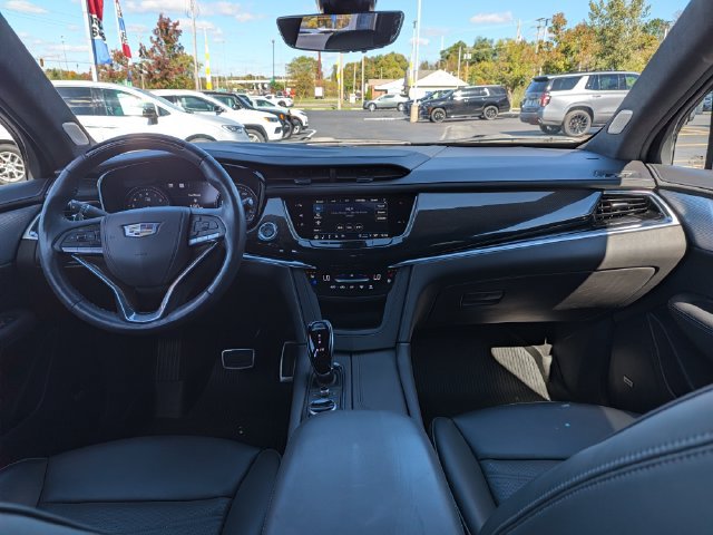 Used 2024 Cadillac XT6 Sport w/ Platinum Package AWD/4WD image 11