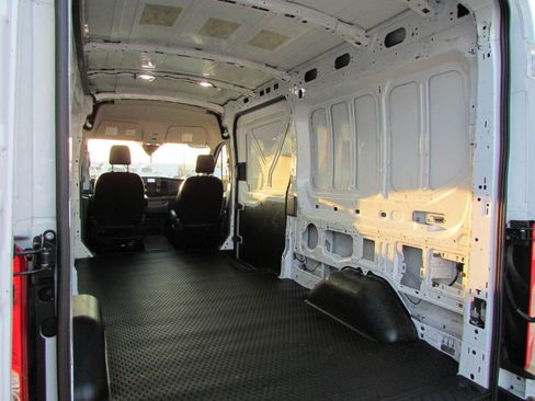 Used 2022 Ford Transit 250 Medium Roof image 24