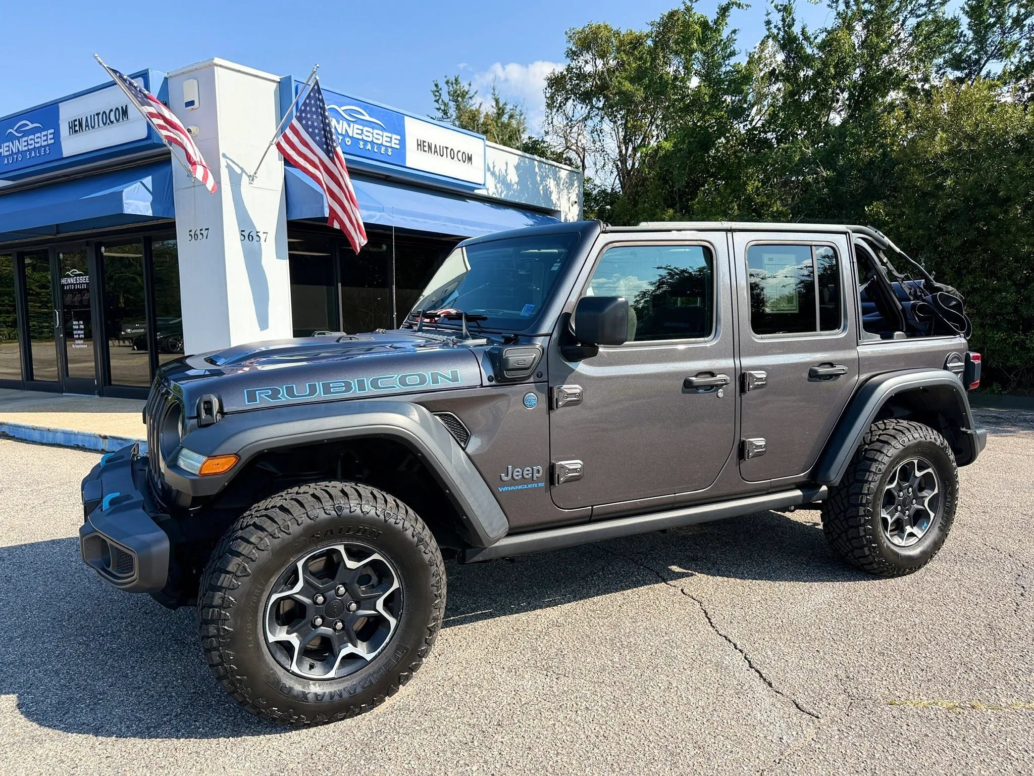 Used 2023 Jeep Wrangler Unlimited Rubicon 4xe w/ Cold Weather Group AWD/4WD image 26