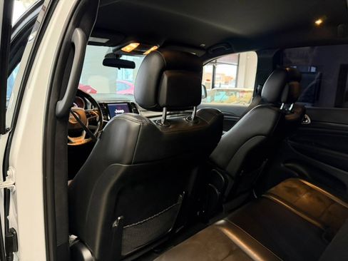 Used 2021 Jeep Grand Cherokee Laredo X image 31