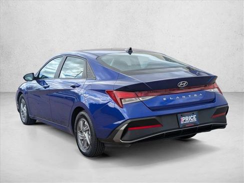 Used 2024 Hyundai Elantra SE FWD image 8