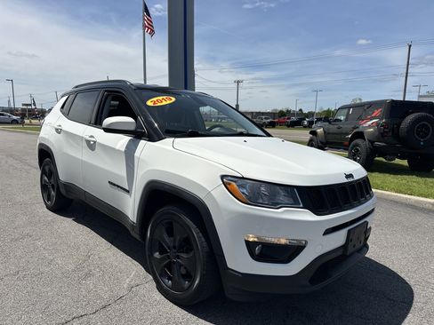 Used 2019 Jeep Compass Latitude AWD/4WD image 16