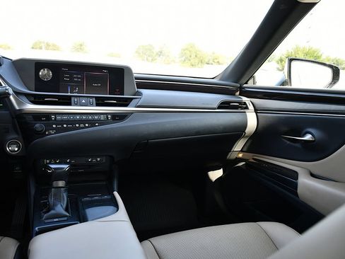 Used 2019 Lexus ES 350 w/ Premium Package FWD image 24