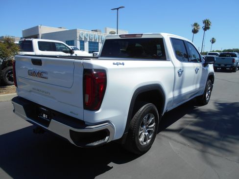 Used 2024 GMC Sierra 1500 SLT AWD/4WD image 2