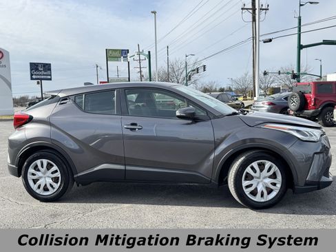 Used 2021 Toyota C-HR LE image 2
