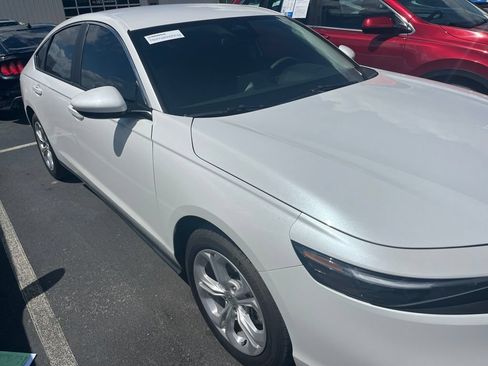 Certified 2025 Honda Accord LX image 3
