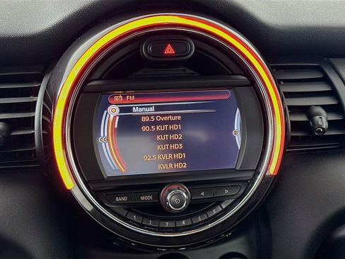 Used 2018 MINI Cooper 2-Door Hardtop image 14