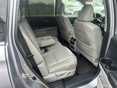 Used 2017 Honda Pilot Touring image 16
