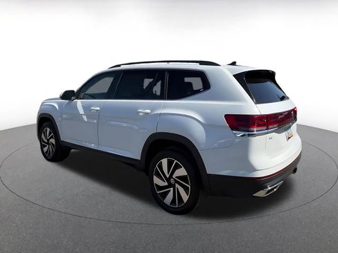 Used 2025 Volkswagen Atlas SE AWD/4WD image 10